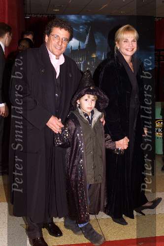 Zeist 20 oktober 2001
Premiere Harry Potter.
Monique v d Ven , Edwin de Vries en hun zoontje