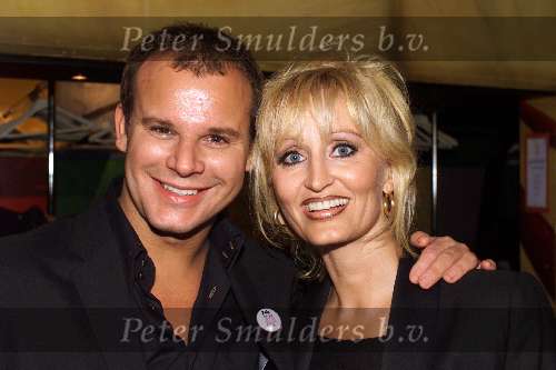 AMSTERDAM 12 november 2001
Uitreiking CD van de DUTCH DIVAS in de it.
Natasja Froger en Leco v Zadelhoff