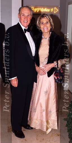 Scheveningen12 november 2001
Rode Kruis Gala in het Kurhaus.
Rinus Michels met zijn vrouw Wil Michels