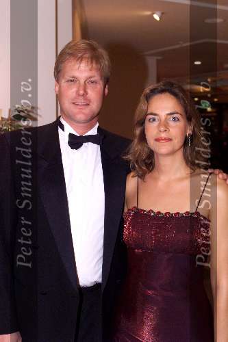 Scheveningen12 november 2001
Rode Kruis Gala in het Kurhaus.
Robin Linschoten met vrouw