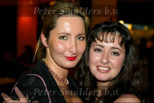 Amsterdam 17 decmber 2001

Princess kerstborrel in het Grace Theater.
Vriendin Willibrord Frequin met zus

Peter Smulders bv