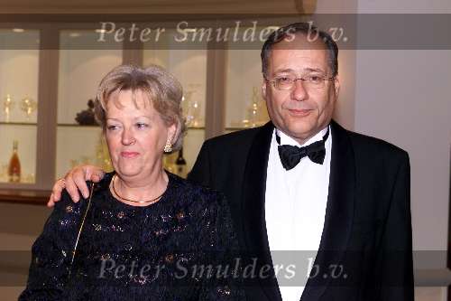 Scheveningen12 november 2001
Rode Kruis Gala in het Kurhaus.
Wim deetman met vrouw