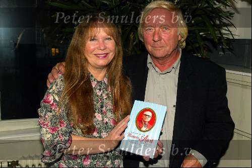 Amsterdam 17 oktober 2002
Presentatie boek Aart Staartjes.
Aart en Wieteke v Dort