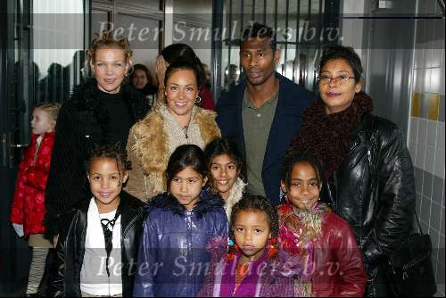 Amsterdam 20 november 2002
Disney on Ice in Amsterdam arena
Aron Winter met vrouw en kinderen