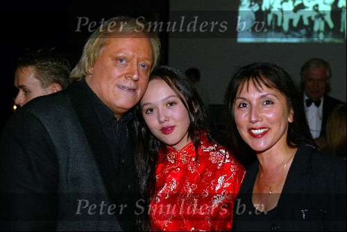 Amsterdam 19 oktober 2002
Feest Eddy Doornbos in Sheraton Schiphol
Eddy Owens met Didi en dochter