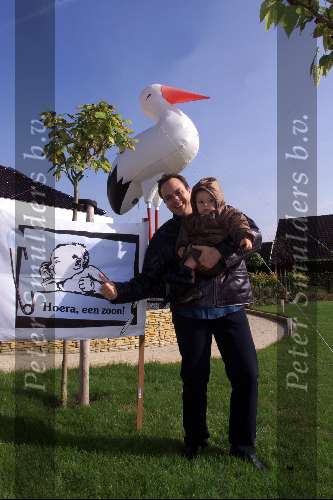 Fijnaart 10 Oktober 2002
Geboorte zoon van Mariska Bauer en Frans Bauer.
Op de foto met hun pas geborene Jan en hun oudste zoon..