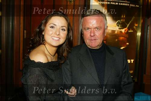 Amsterdam 25  november 2002
Premiere de Pianist van Roman Polanski in Tuschinski
Harry Mens met dochter Marloes Mens