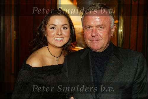 Amsterdam 25  november 2002
Premiere de Pianist van Roman Polanski in Tuschinski
Harry Mens met dochter Marloes Mens
