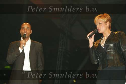 Amsterdam 29 november 2002
Modeshow orange babies in passagiers terminal
Carolien Tensen en Humberto Tan

Peter Smulders bv