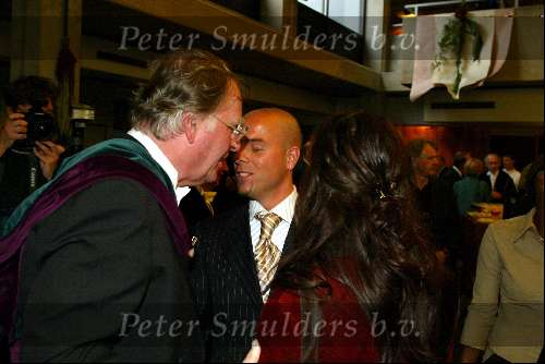 Amsterdam 18 oktober 2002
Huub oosterhuis krijgt eredoctoraat .
Aanwezig Trijntje Oosterhuis, Tjeerd Oosterhuis