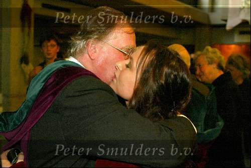 Amsterdam 18 oktober 2002
Huub oosterhuis krijgt eredoctoraat .
Met Trijntje Oosterhuis