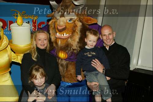 Amsterdam 20 november 2002
premiere disney on ice
jan v halst met gezin