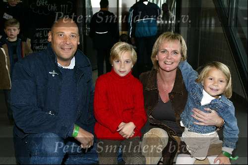 Amsterdam 20 november 2002
Disney on Ice in Amsterdam arena
Marleen Houter met gezin

P