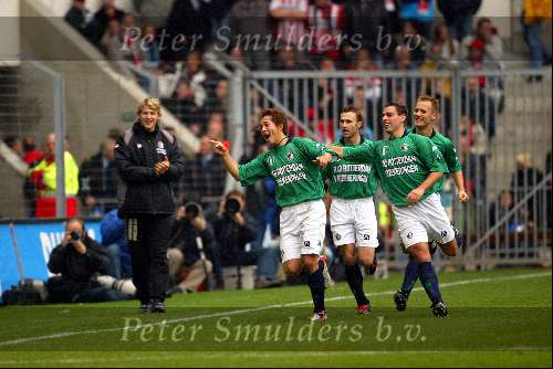 Eindhoven 17 november 2002
PSV-Feyenoord 1-2
Feyenoordc en Ono blij