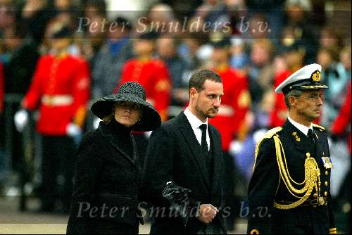 Delft 15 oktober 2002
Begrafenis Prins Claus.
Prins Haakon met vrouw