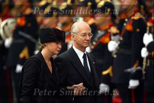 Delft 15 oktober 2002
Begrafenis Prins Claus.
Prinses Carolina met haar vader Prins Hugo Carlos