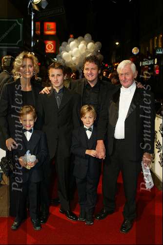 Amsterdam 15 november 2002
Premiere Pietje Bell in Tuschinski
Rene Froger met de kinderen en Natasja met haar vader