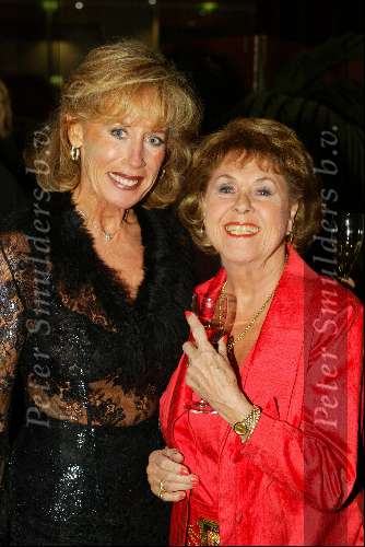 Amsterdam 19 oktober 2002
Feest Eddy Doornbos in Sheraton Schiphol
Rita Reys met Joke Bruijs
