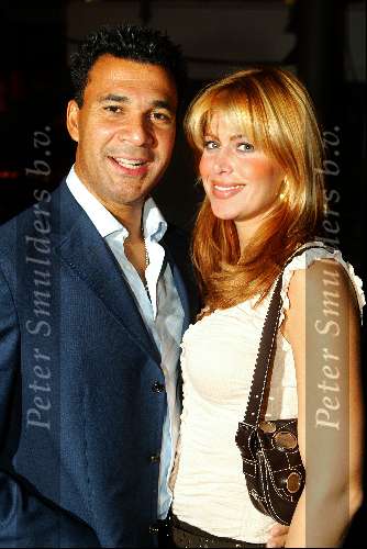 Amsterdam 29 november 2002
Modeshow orange babies in passagiers terminal
Ruud Gullit en Estelle