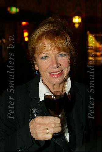 Amsterdam 25  november 2002
Premiere de Pianist van Roman Polanski in Tuschinski
Sonja Barend met glaasje wijn
