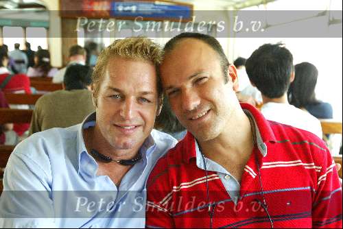 Hong Kong  11 oktober 2002
Tony Neef met man