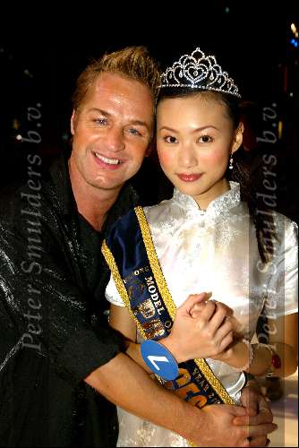 Hong Kong  10oktober 2002
Miss Hong Kong verkiezing van Princess
Tony Neef