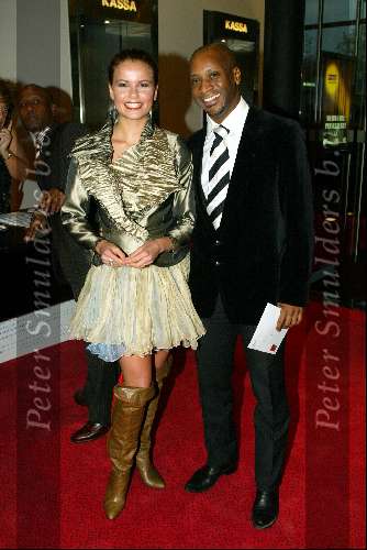 Utrecht 9 november 2003
Premiere Mama Mia in Utrec ht
Angela Schijf met een vriend