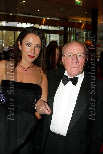 Utrecht 9 november 2003
Premiere Mama Mia in Utrec ht
Johnny kraaykamp Sr. met Annick de Boer