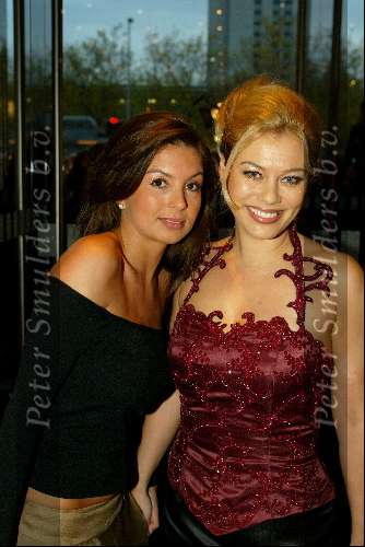 Utrecht 9 november 2003
Premiere Mama Mia in Utrec ht
Rosanna lima en Antje Monteiro