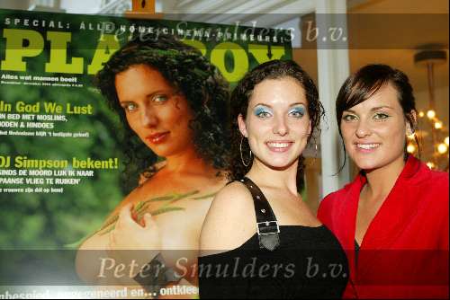 Amsterdam 11 november 2003
Aukje v ginneken bij presentatie playboy met Marieke v Ginneken