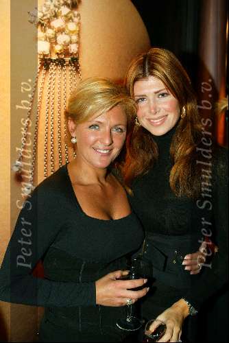 Amsterdam 11 november 2003
Presentatie sieradenlijn Otazu en Gassan diamonds
Caroline tensen met Estelle Gullit