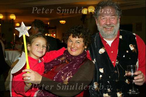 Kaatsheuvel 7 november 2003

premiere doornroosje in dce efteling

chiem v houweninge met vrouw en kleindochter

Peter Smulders bv