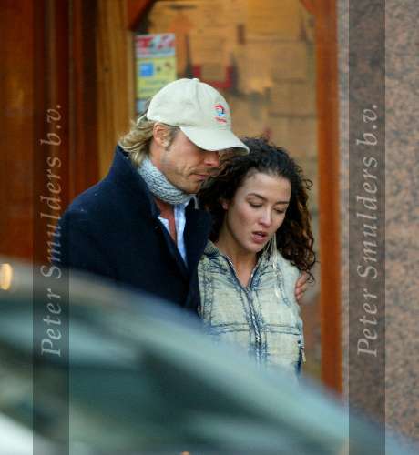 Amsterdam 8 november 2003
Katja Schuurmans en Chris Zegers wandelend op de pc hooftstraat