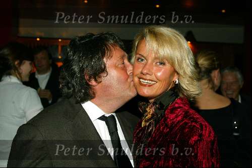 Amsterdam 20 november 2003
Presentatie boek Denise Mooy in Cartier Sud
Coco de Meyere met Oger Lusink