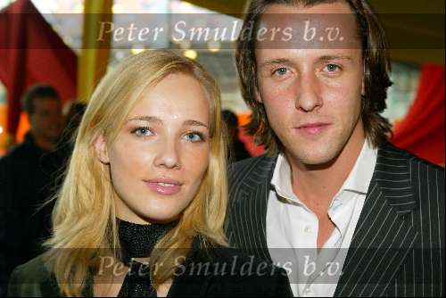 Amsterdam 16 november 2003
Premiere Pipo de clown in het pathe arena theater
Daan Schuurmans  en Jennifer Hoffmans