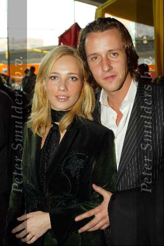 Amsterdam 16 november 2003
Premiere Pipo de clown in het pathe arena theater
Daan Schuurmans  en Jennifer Hoffmans