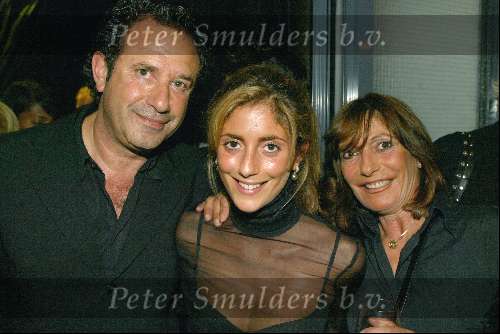 Amsterdam 11 november 2003
Presentatie sieradenlijn Otazu en Gassan diamonds
Dani Bles met ouders