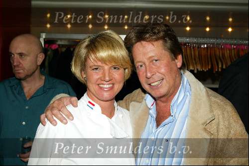 Amsterdam 20 november 2003
Presentatie boek Denise Mooij in Cartier Sud
met Hans Kazan