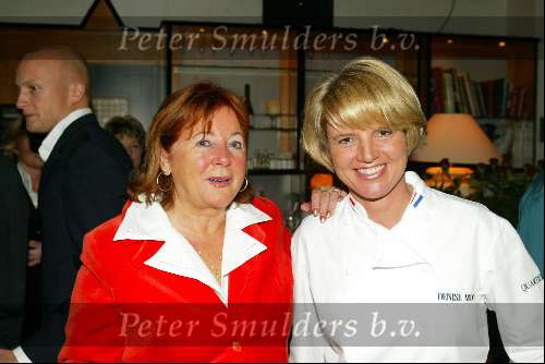 Amsterdam 20 november 2003
Presentatie boek Denise Mooij in Cartier Sud
met haar makelaar