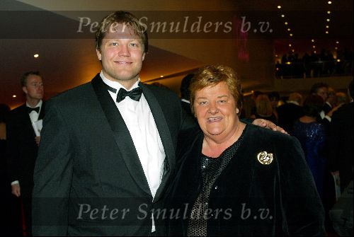 Utrecht 9 november 2003 
Premiere Mama Mia in Utrec ht 
Erica Terpstra en Dennis v d Geest