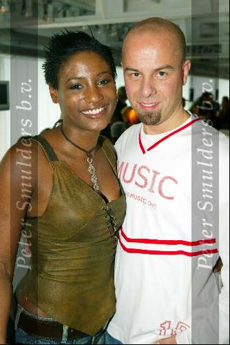 Amsterdam 14 november 2003
Presentatie cd gordon op de supperclub boot.
Edsilia rombley