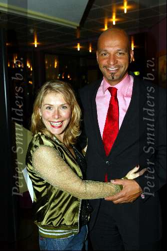 Gouda  17 november 2003
Premiere hemelbed Ellen v Rijn met man