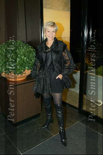 Waalwijk 14 november 2003
Modeshow addy v d krommenacker in waalwijk
Emily Bouman
