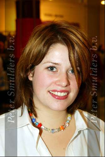 Amsterdam 29 november 2003
Bekende Nederlanders verkopen plastic tassen t.b.v. het aidsfonds.
Fem Patraeus