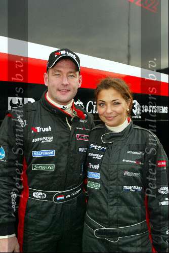 Donnington 25 november 2003
Trust & Minardi in donnington
Jos Verstappen en Georgina Verbaan