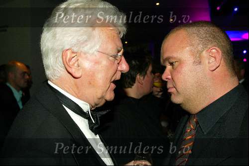 Utrecht 9 november 2003
Premiere Mama Mia in Utrec ht
Gerard Cox in gesprek met Paul de Leeuw