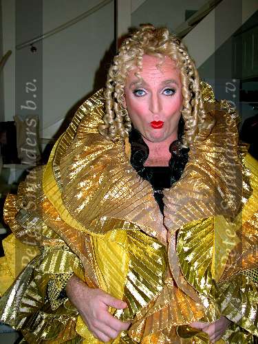 Blaricum 30 november 2003
Gordon als Karin Bloemen