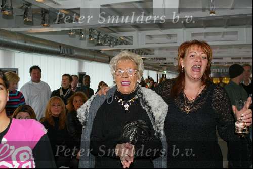 Amsterdam 14 november 2003
Presentatie cd gordon op de supperclub boot.
De moeder en zus van Gordon