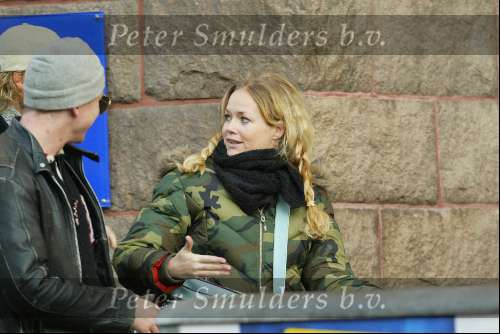 Amsterdam 8 november 2003
Guusje Nederhorst, Johnny de Mol en Chris Zegers wandelend met kinderwagen