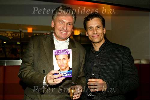 Amstelveen 26 november 2003
Presentatie boek Robert Schoemacher bij Special Sports.
Robert Schoemacher met Henny Huisman